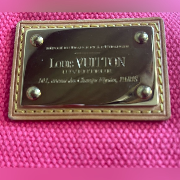 Louis Vuitton Hot Pink Antigua Pouch Crossbody - Picture 4 of 9